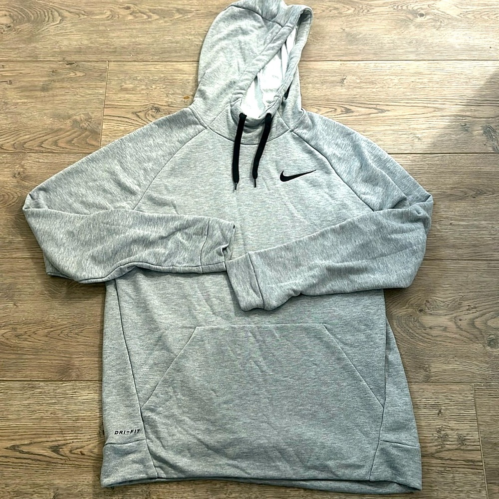 Nike Men’s dri-fit hoodie light fleece Lg - like new